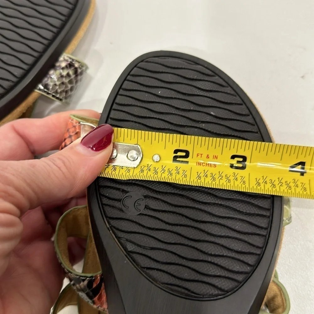 Vionic Radia  Wedge 381 Comfort Sandals size 8